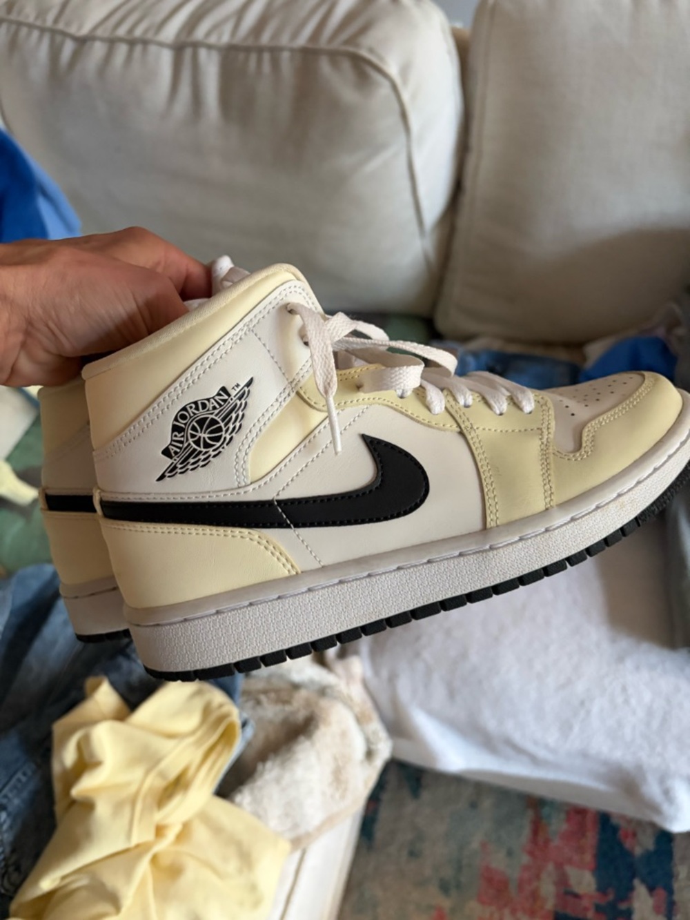 Nike air Jordan White & Cream Low-Top Leather Sneakers 7.5